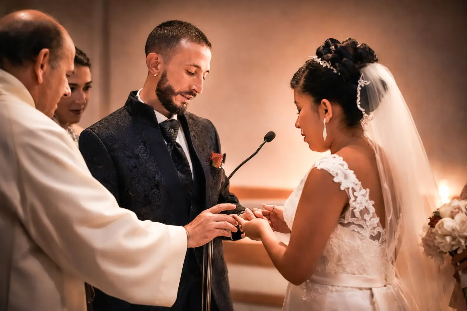 Ceremonia, colocándose los anillos